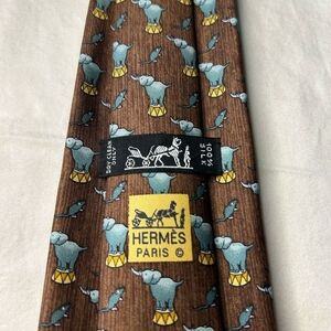 Authebtic Vintage Hermès Tie with Elephant Pattern 7681 TA